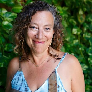 Robyn Vogel is a love and intimacy coach and author and creator of Come Back To Love®.
