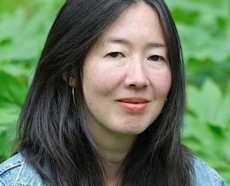 Cara Lai is a meditation teacher, artist, and writer who helps people step out of the cycle of suffering.