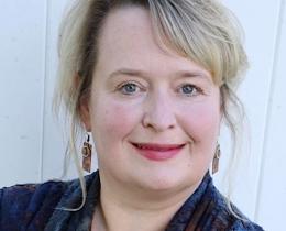 Carmen Turner-Schott is an astrologer, clinical social worker, and best-selling author.