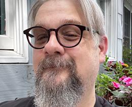 Dave Tarnowski is the creator of the popular Instagram page @disappointingaffirmations.