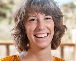 Jenny Santa Maria is a teaching artist and art coach who teaches pysanky.