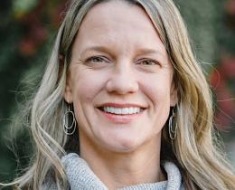 Jill Burynski is an internationally recognized teacher of Thai massage and founder of Living Sabai.