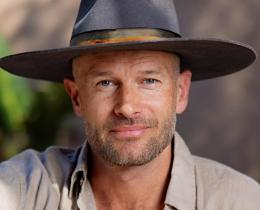 Johann Urb is a renowned spiritual teacher, coach, and creator of The Pyramid Breath Method®️.