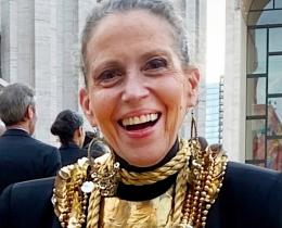 Marilyn Kirschner is a respected fashion journalist and industry commentator.