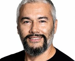 Mario Zinou is the founder of Body Awakening Journey and creator of the Body Awakening Method.