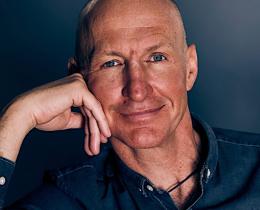 Pieter Oosthuizen is a teacher of Tibetan Buddhism.