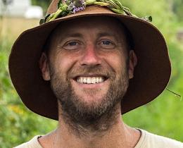 Robin Greenfield is a truth-seeker, activist, and servant to Earth, humanity, and the plants.