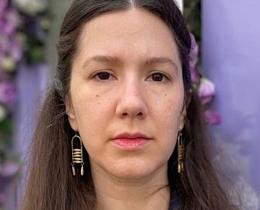 Rori Smith is an artist, somatic movement educator, and researcher of bodily experience.