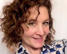 Sabrina Asch is an artist, photographer, DJ, and emcee who hosts weekly and monthly karaoke events.