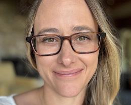 Tori Olds, PhD, is a licensed psychologist who has studied experiential therapies for 25 years.