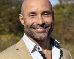 Brian Valenza is a former Navy SEAL officer, entrepreneur, and certified men’s performance coach.