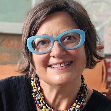 Anne Leuck is a visual artist, illustrator, and journaling guide.