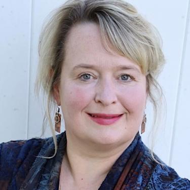 Carmen Turner-Schott is an astrologer, clinical social worker, and best-selling author.