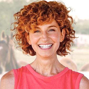 Danielle MacKinnon is an intuitive, Soul Level Coach®, animal communicator, speaker, and author.