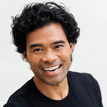 Justin Senense is a personal trainer, energy healer, actor, and singer.