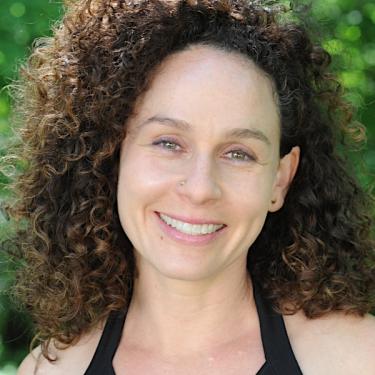 Lea Bender teaches yoga with a study of philosophy, anatomy, and therapeutic techniques.
