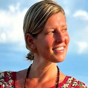 Padme dedicates herself to the creative flow in the healing arts of painting, yoga, meditation, and travel.