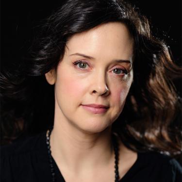 karen-bell_bio1_600x600