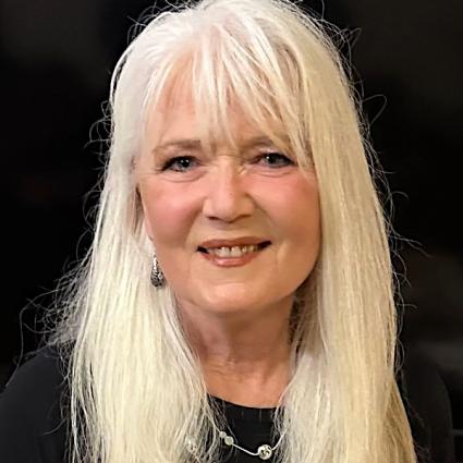 Annette Franks is a corporate wellness coach and an IIQTC Tai Chi Easy™ Senior Trainer.