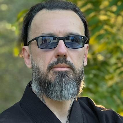 Damien Echols is a best-selling author, martial artist, and spiritual teacher. 