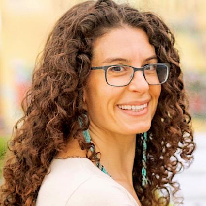 Erika Siegel_founder of Nourish Me, is a naturopathic doctor, acupuncturist, and health educator