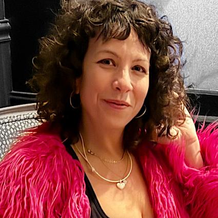 Michelle Keinan (aka DJMK) is a DJ, somatic therapist, mother, and life artist with immigrant roots.