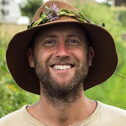 Robin Greenfield is a truth-seeker, activist, and servant to Earth, humanity, and the plants.