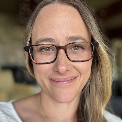 Tori Olds, PhD, is a licensed psychologist who has studied experiential therapies for 25 years.