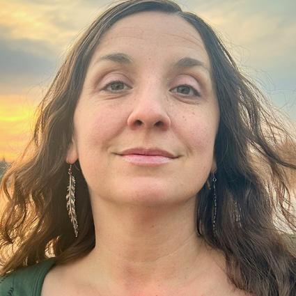 elizabeth-clark_bio1_cropped