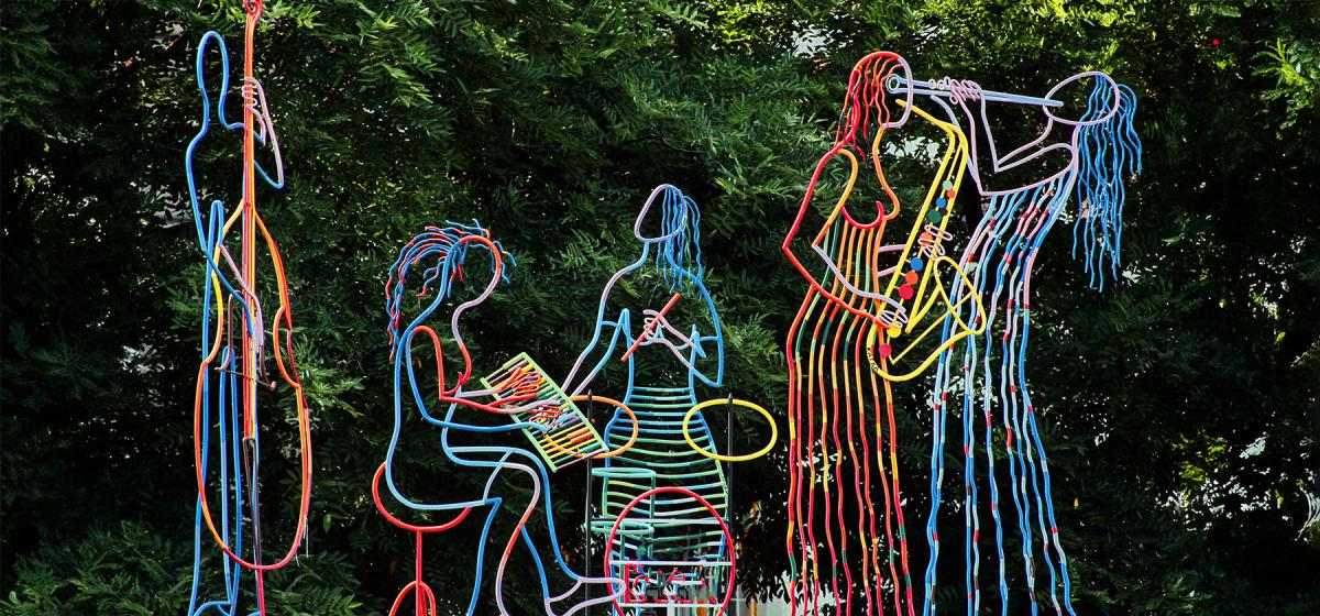 Abstract sculptures of a jazz band