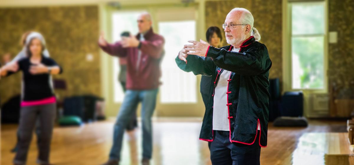 Ken Cohen teaching qigong at Omega